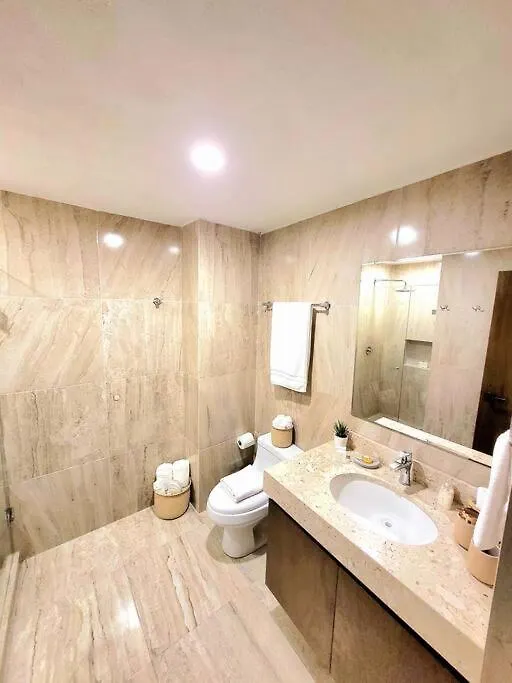 Departamento Centrico Y Moderno En Cancun.
